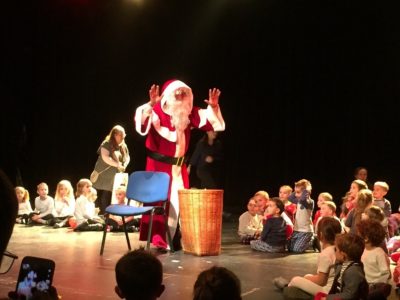 Les écoliers fêtent Noël à Billom