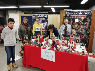 Sur le marché de Noël – collège Thiers